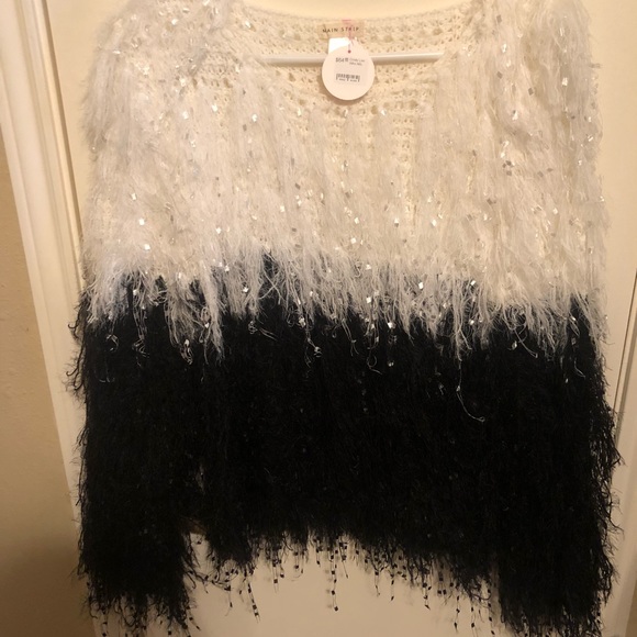 Fuzzy sweater - Picture 2 of 3